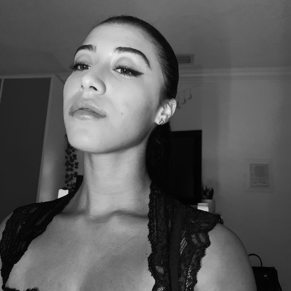 Meet your Posher, Mia